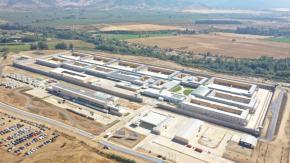 Trasladarán a más de 1.200 internos a la nueva cárcel de Talca por sobrepoblación: recinto es uno de los más modernos de Sudamérica